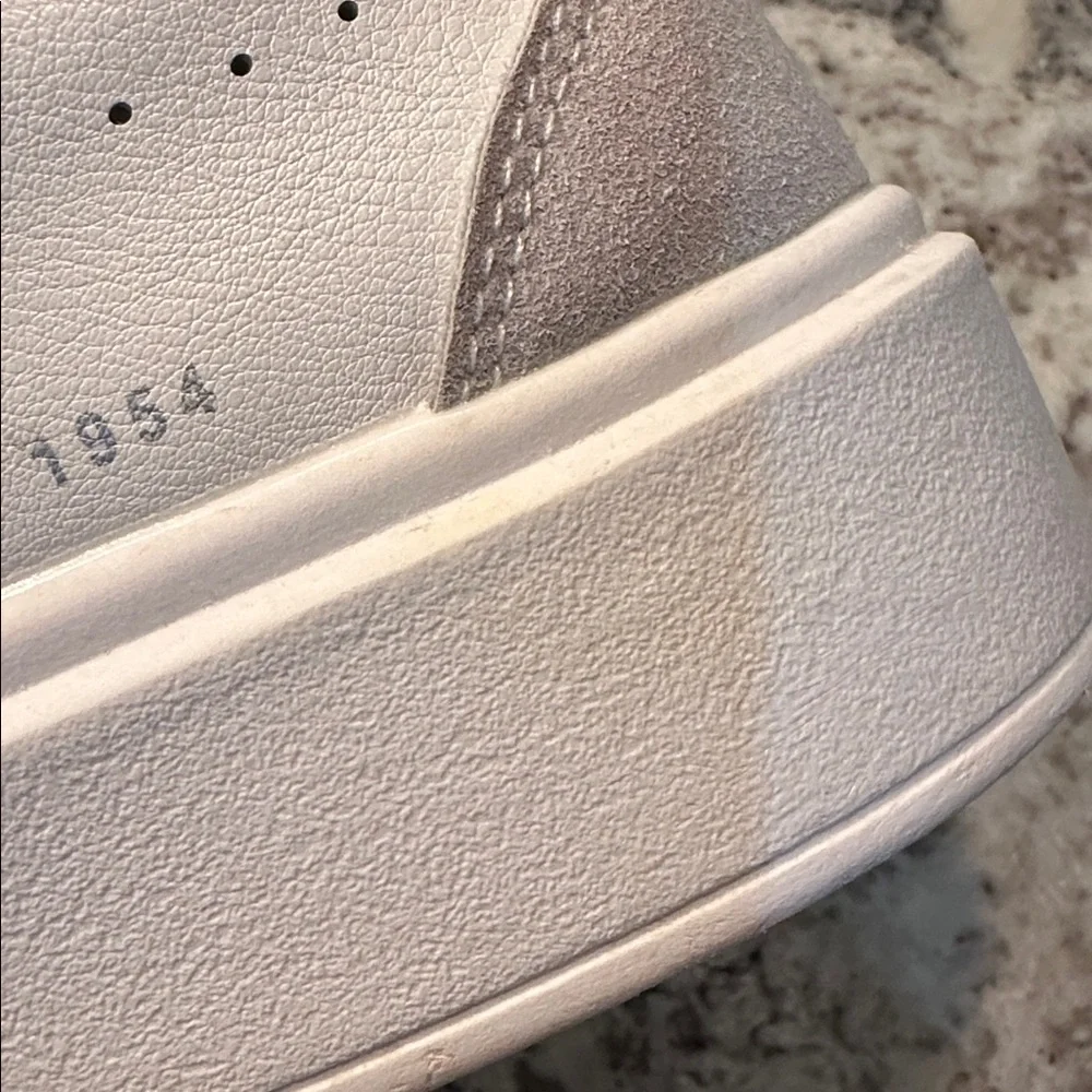 N/A stylish white